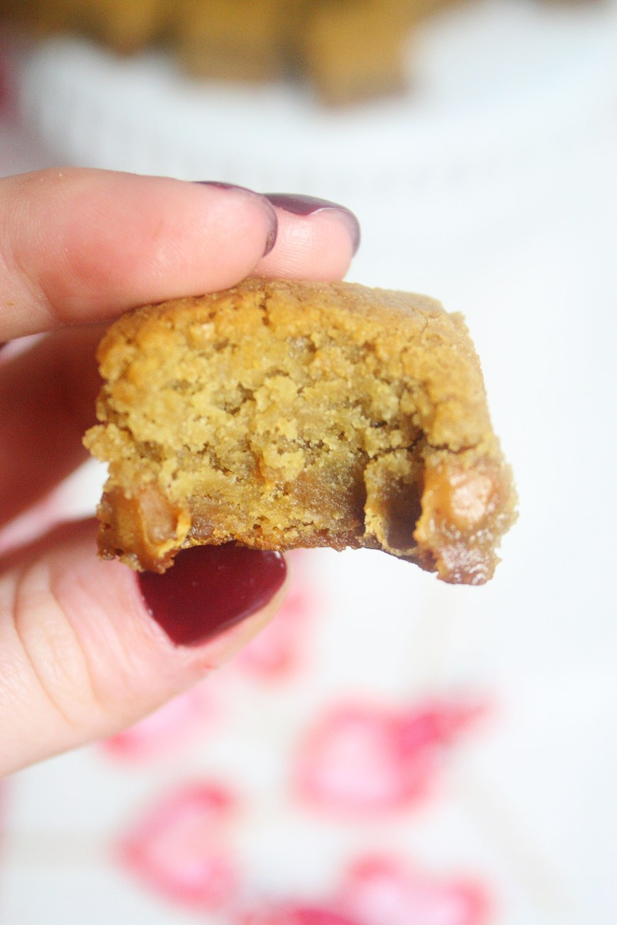 Caramel Blondie Bites 